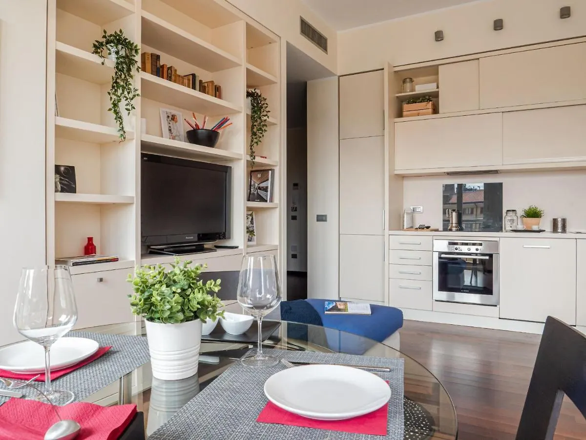 The Best Rent - Bright Two Rooms Apartment Near Cattolica University Milan