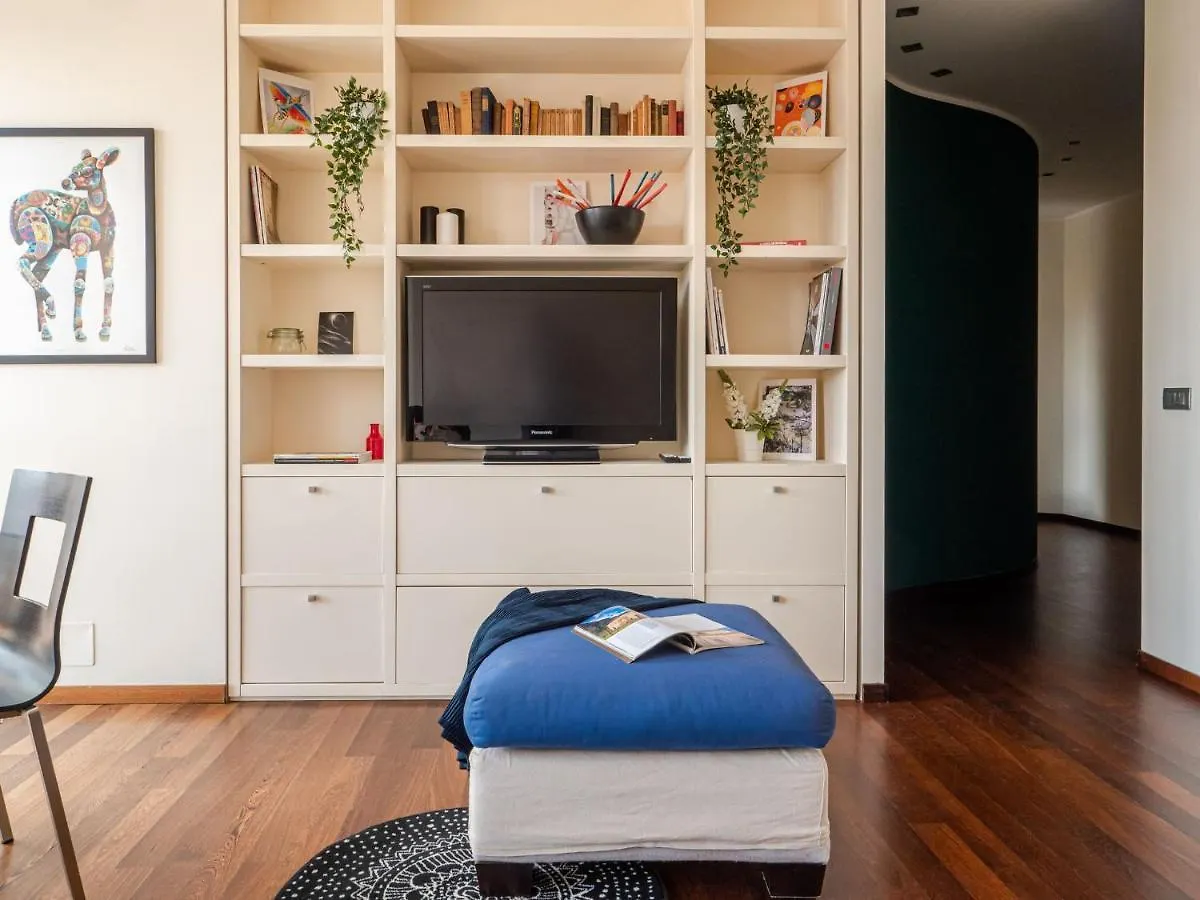 The Best Rent - Bright Two Rooms Apartment Near Cattolica University Milan 0*,