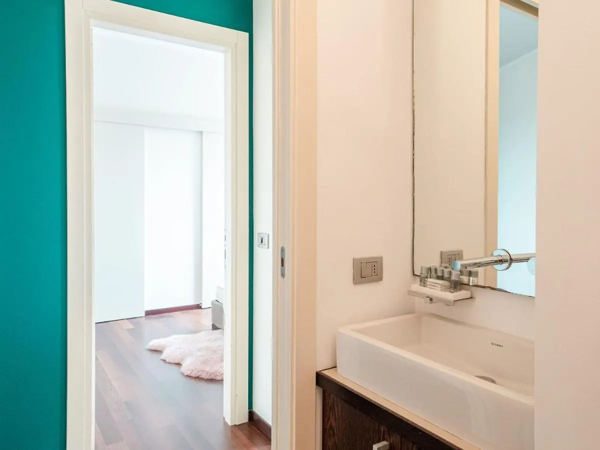 The Best Rent - Bright Two Rooms Apartment Near Cattolica University Milan