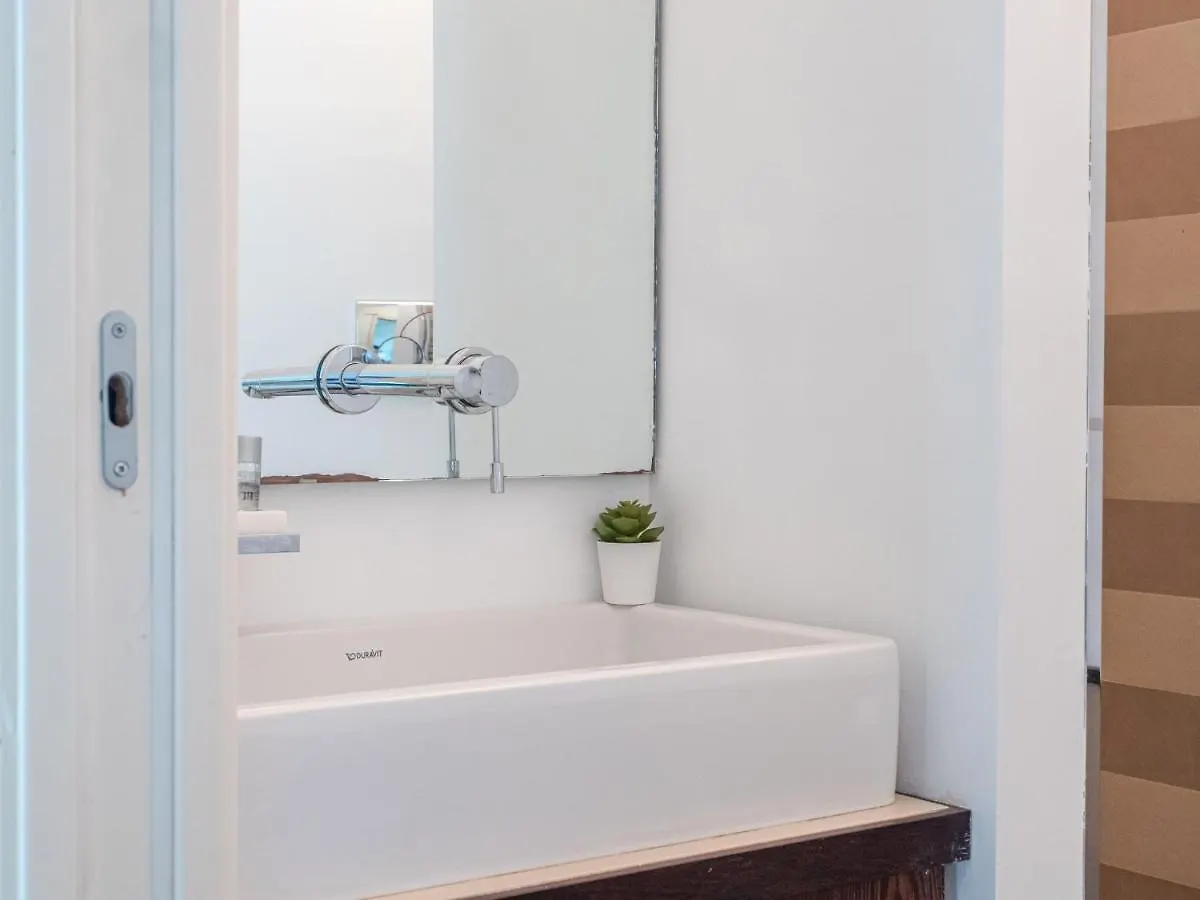 The Best Rent - Bright Two Rooms Apartment Near Cattolica University Milan 0*,